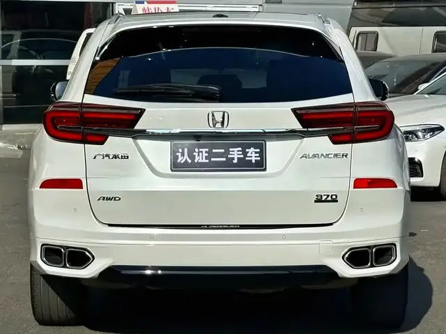HONDA AVANCIER 370TURBO 4WD PREMIUM EDITION (TWO-TONE) 2022