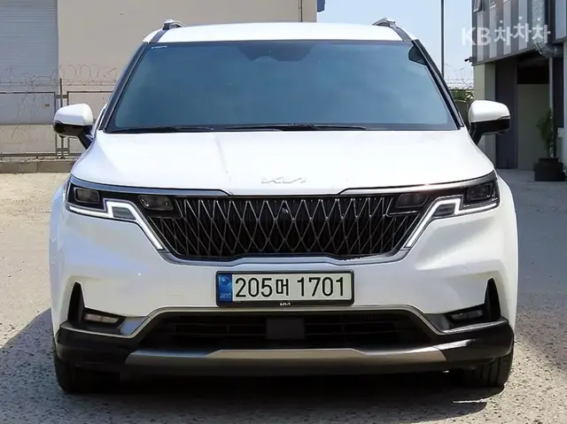 KIA CARNIVAL NOBLESSE 2022