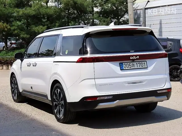 KIA CARNIVAL NOBLESSE 2022