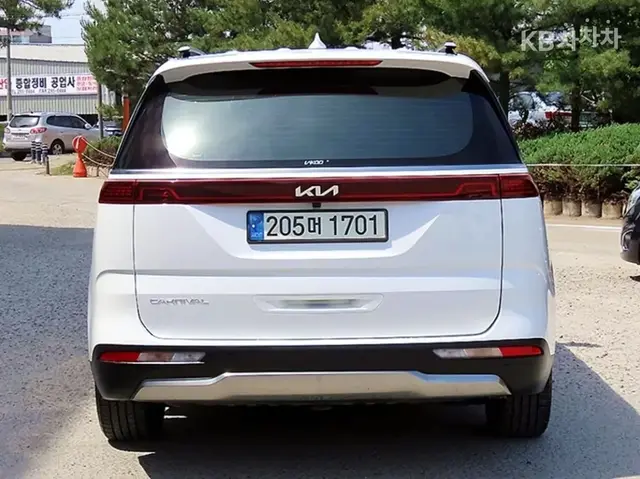 KIA CARNIVAL NOBLESSE 2022