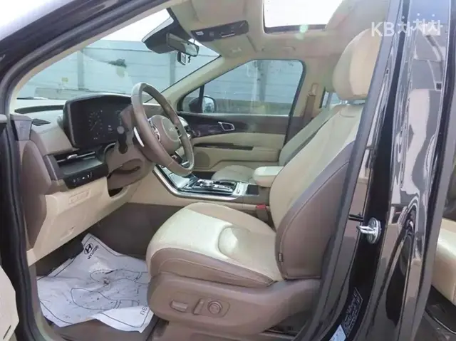 KIA CARNIVAL NOBLESSE 2022