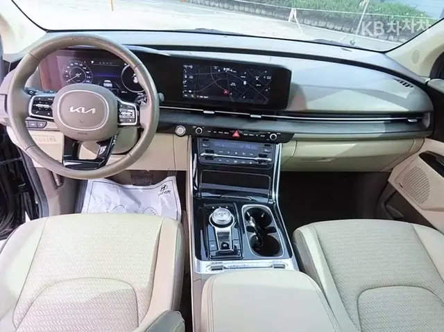 KIA CARNIVAL NOBLESSE 2022