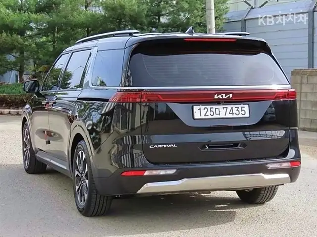 KIA CARNIVAL NOBLESSE 2022