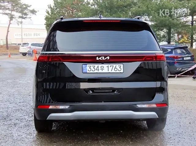 KIA CARNIVAL PRESTIGE 2021