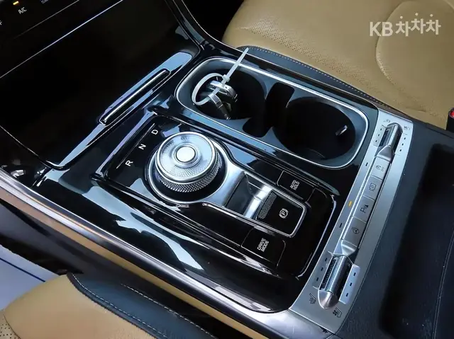 KIA CARNIVAL NOBLESSE 2022