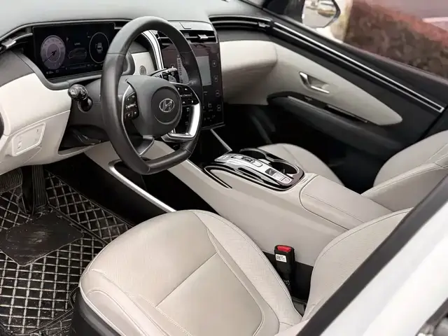 HYUNDAI TUCSON 2.0L HYBRID PREMIUM EDITION 2022