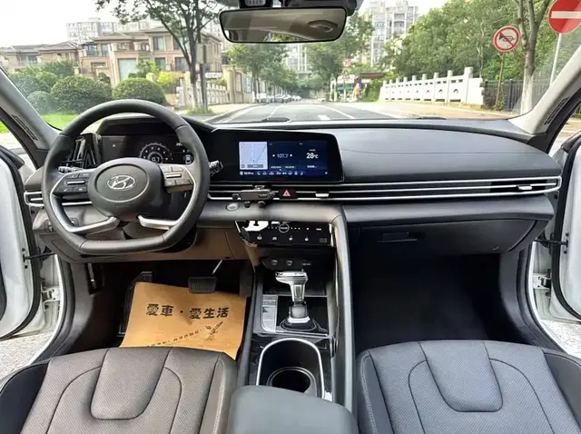 HYUNDAI ELANTRA 1.5L CVT LUX PREMIUM EDITION 2022