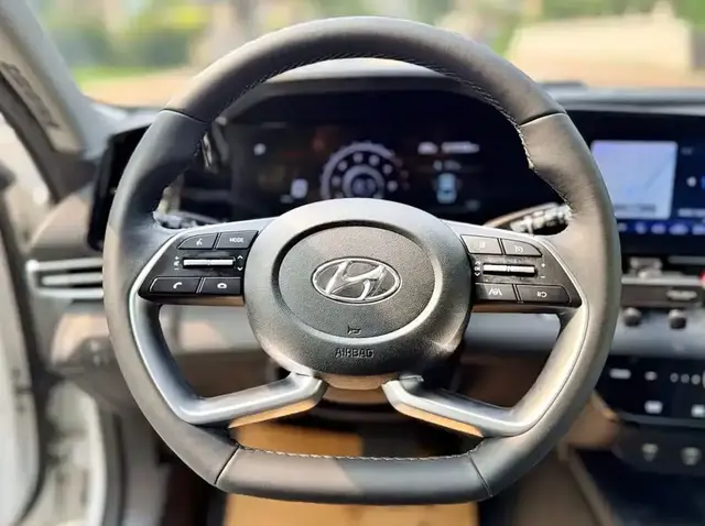 HYUNDAI ELANTRA 1.5L CVT LUX PREMIUM EDITION 2022