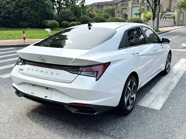 HYUNDAI ELANTRA 1.5L CVT LUX PREMIUM EDITION 2022