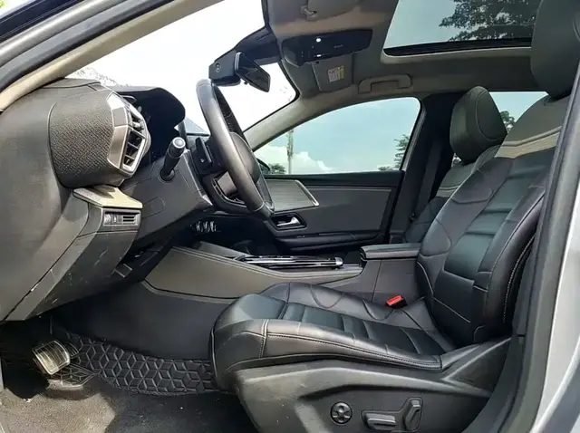 CITROEN C5 X VERSAILLES 1.6T A POWERFUL START TO THE YEAR OF THE TIGER EDITION 2023