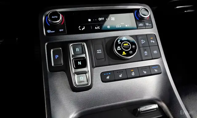 HYUNDAI THE PALISADE VIP VIP (ТОПОВОЕ ИСПОЛНЕНИЕ С РАЗДЕЛЬНЫМИ КАПИТАНСКИМИ КРЕСЛАМИ) 2023