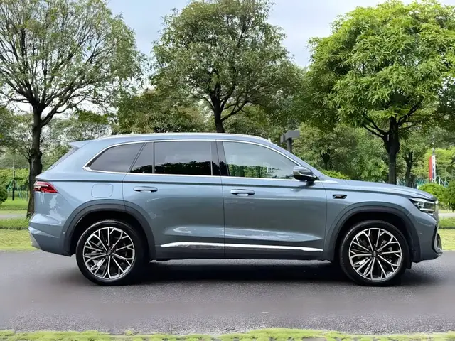 GEELY MONJARO ORIENTAL RADIANCE MOON GAZING EDITION (ЛИМИТИРОВАННЫЙ ФЛАГМАН НА ПОЛНОМ ПРИВОДЕ) 2025