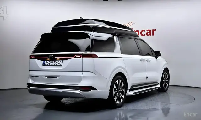 KIA CARNIVAL HIGH LIMOUSINE (СПЕЦИАЛЬНАЯ СЕРИЯ С ВЫСОКОЙ КРЫШЕЙ И VIP-ОСНАЩЕНИЕМ) 2021