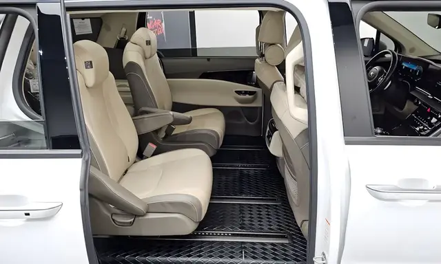 KIA CARNIVAL HIGH LIMOUSINE (СПЕЦИАЛЬНАЯ СЕРИЯ С ВЫСОКОЙ КРЫШЕЙ И VIP-ОСНАЩЕНИЕМ) 2021