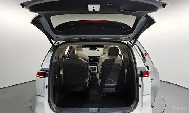 KIA CARNIVAL HIGH LIMOUSINE (СПЕЦИАЛЬНАЯ СЕРИЯ С ВЫСОКОЙ КРЫШЕЙ И VIP-ОСНАЩЕНИЕМ) 2021