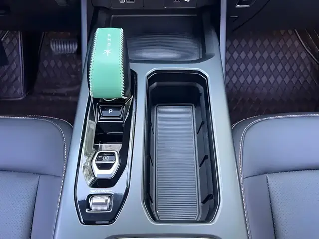 GEELY HAOYUE L PREMIUM EDITION (СБАЛАНСИРОВАННОЕ И ПРАКТИЧНОЕ ИСПОЛНЕНИЕ) 2023