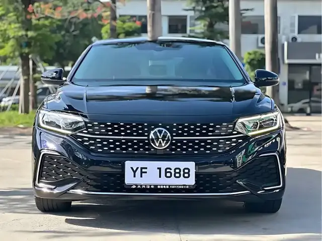 VOLKSWAGEN PASSAT STARRY SKY LUXURY EDITION 2022