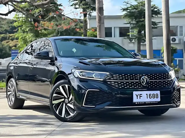 VOLKSWAGEN PASSAT STARRY SKY LUXURY EDITION 2022