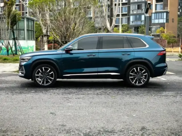 GEELY MONJARO SMART EDITION (МАКСИМАЛЬНЫЙ НАБОР ДОРОЖНЫХ АССИСТЕНТОВ И ПРЕМИУМ-ОПЦИЙ) 2022