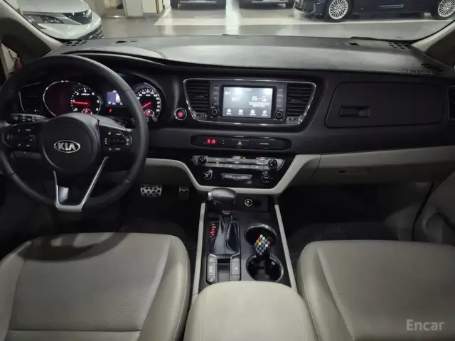 KIA CARNIVAL 9-МЕСТНАЯ ВЕРСИЯ БОГАТОЕ ОСНАЩЕНИЕ 2019