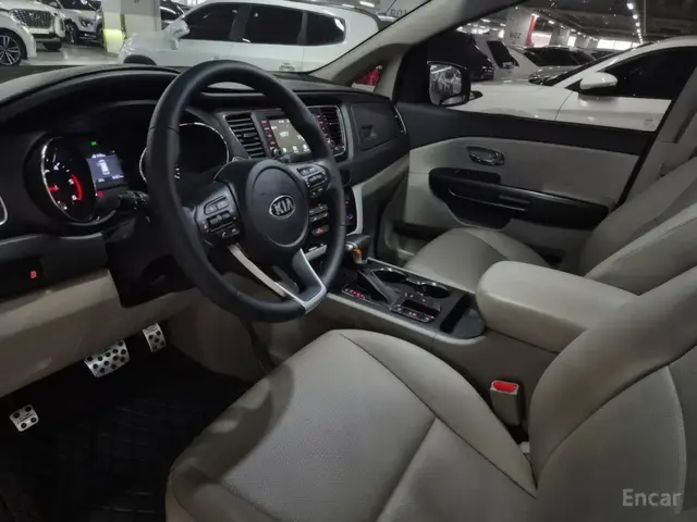 KIA CARNIVAL 9-МЕСТНАЯ ВЕРСИЯ БОГАТОЕ ОСНАЩЕНИЕ 2019