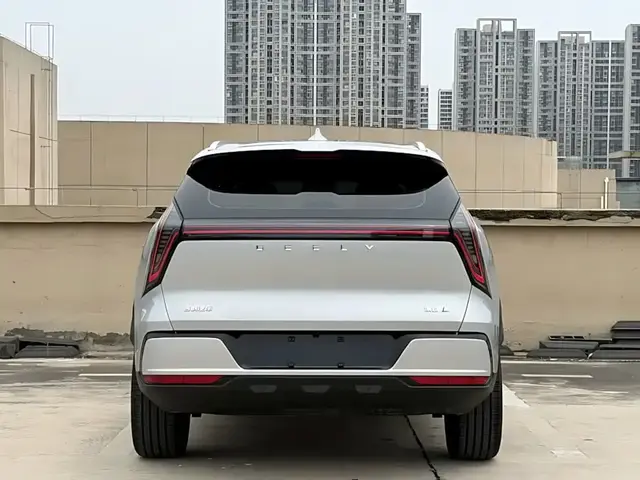 GEELY BOYUE L 1.5TD DCT SHANHE (SMART EDITION С РАСШИРЕННЫМ ПАКЕТОМ АССИСТЕНТОВ) 2025