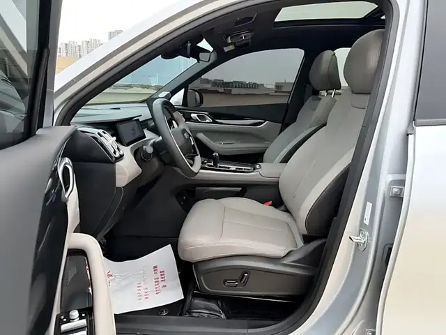 GEELY BOYUE L 1.5TD DCT SHANHE (SMART EDITION С РАСШИРЕННЫМ ПАКЕТОМ АССИСТЕНТОВ) 2025