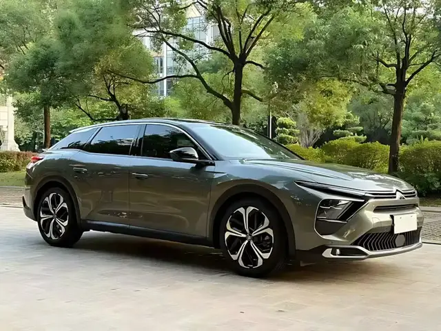 CITROEN C5 X 1.6T AT VERSAILLES (СПЕЦИАЛЬНАЯ СЕРИЯ YEAR OF THE TIGER EDITION) 2022