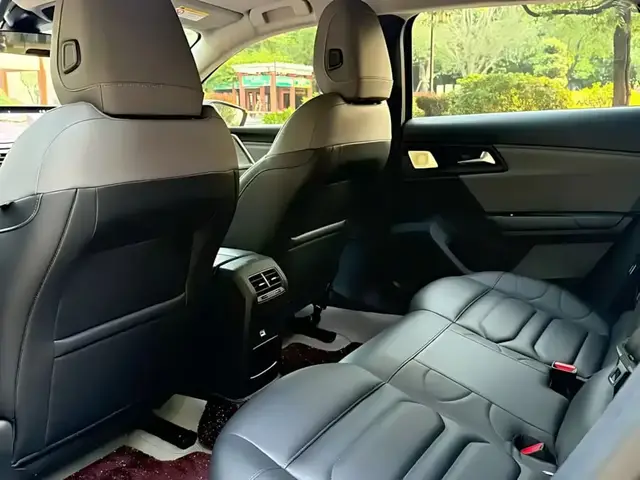 CITROEN C5 X 1.6T AT VERSAILLES (СПЕЦИАЛЬНАЯ СЕРИЯ YEAR OF THE TIGER EDITION) 2022