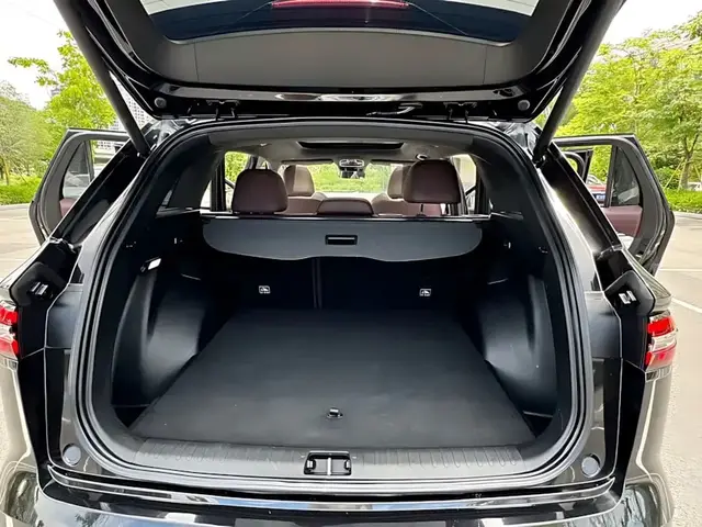 GEELY MONJARO 2.0TD DCT PREMIUM EDITION 2022