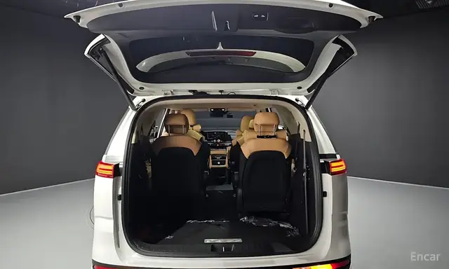 KIA CARNIVAL NOBLESSE 2023