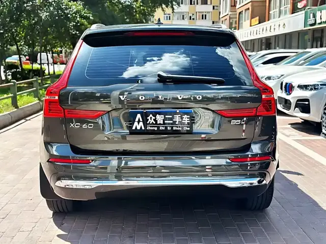 VOLVO XC60 B5 AWD INSCRIPTION LUXURY EDITION (МАКСИМАЛЬНАЯ ДЛЯ ЭТОГО МОТОРА) 2022