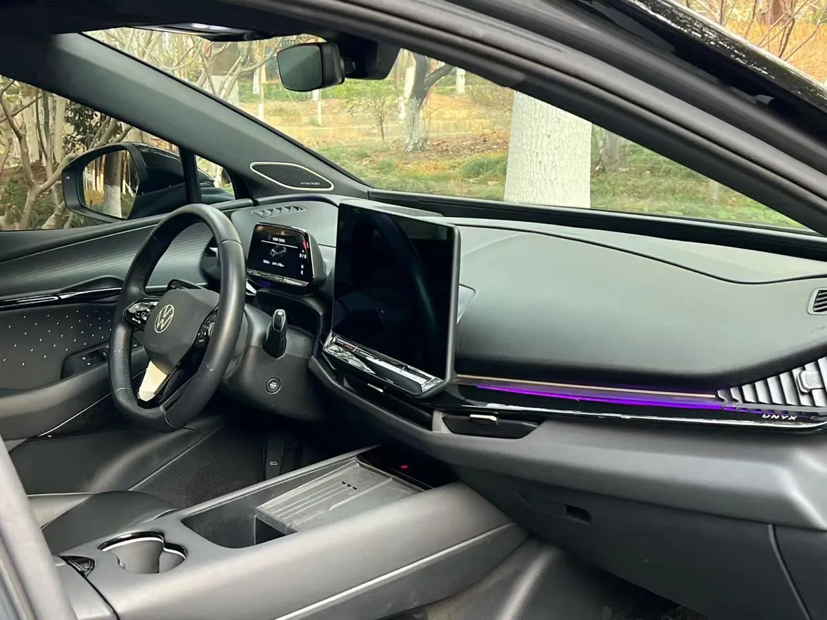 VOLKSWAGEN UNYX 2024