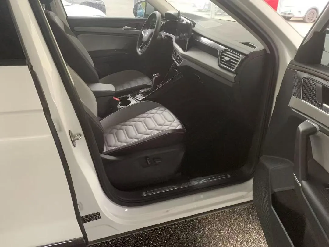 VOLKSWAGEN TAYRON 2022