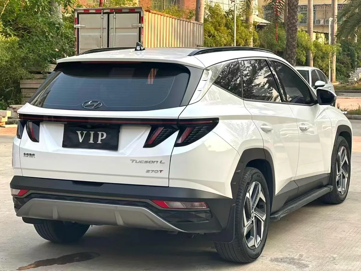 HYUNDAI TUCSON 2023