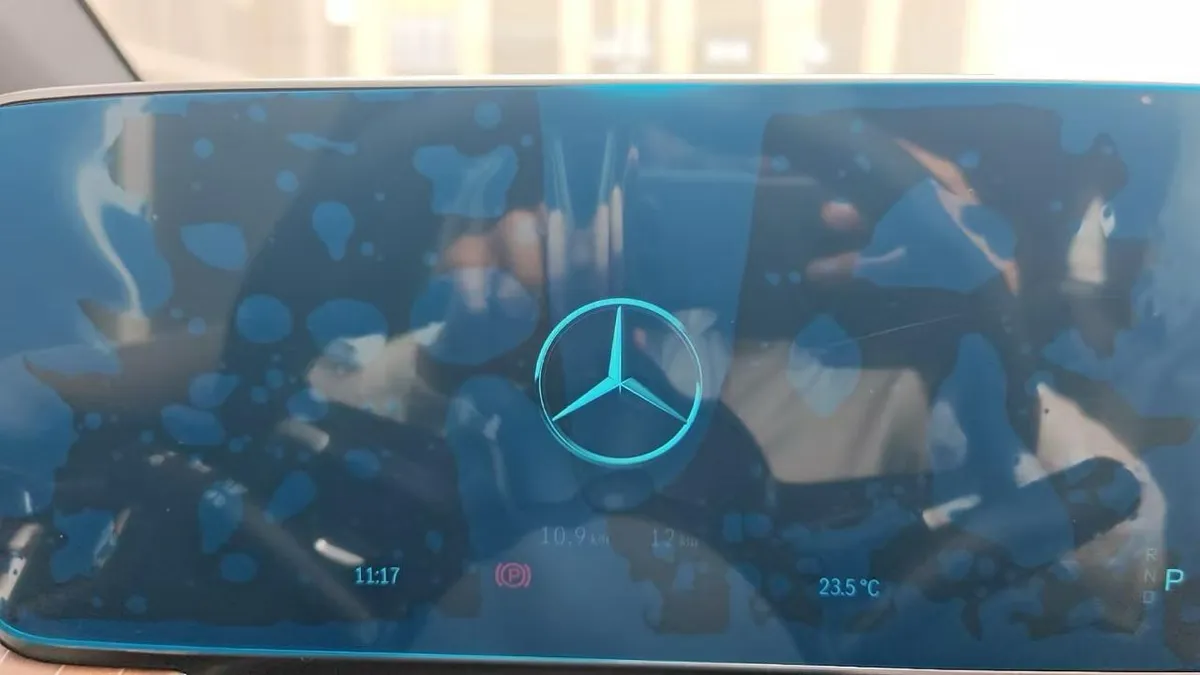 MERCEDES-BENZ EQE LUXURY 2024