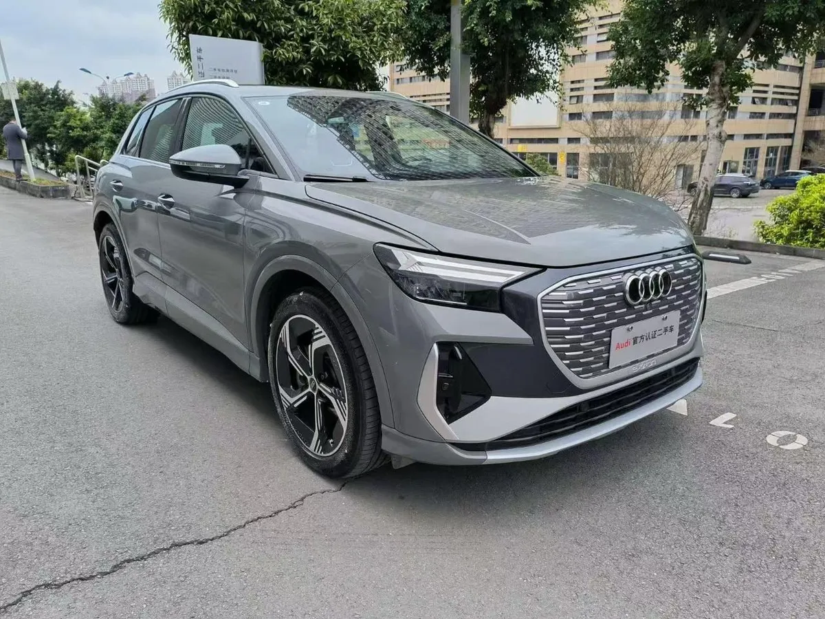 AUDI Q4 E-TRON 2024