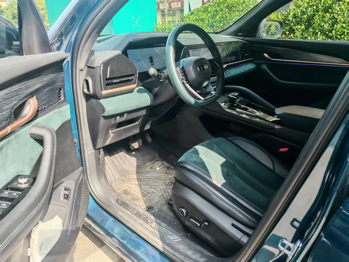 GEELY MONJARO 2022