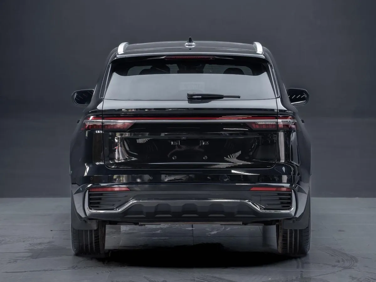 GEELY MONAJRO 2022