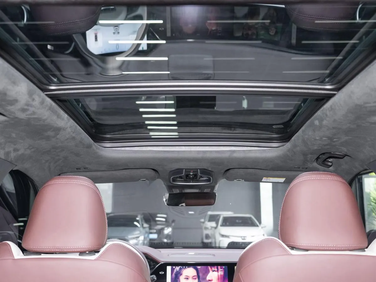 GEELY MONAJRO 2022