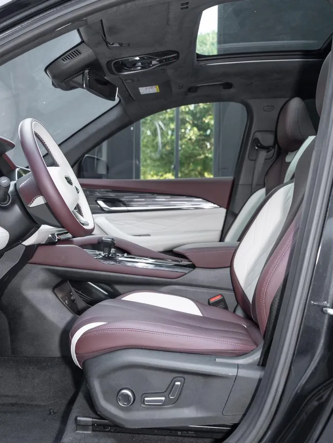 GEELY MONAJRO 2022