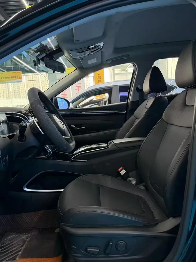 HYUNDAI TUCSON PREMIUM 2023