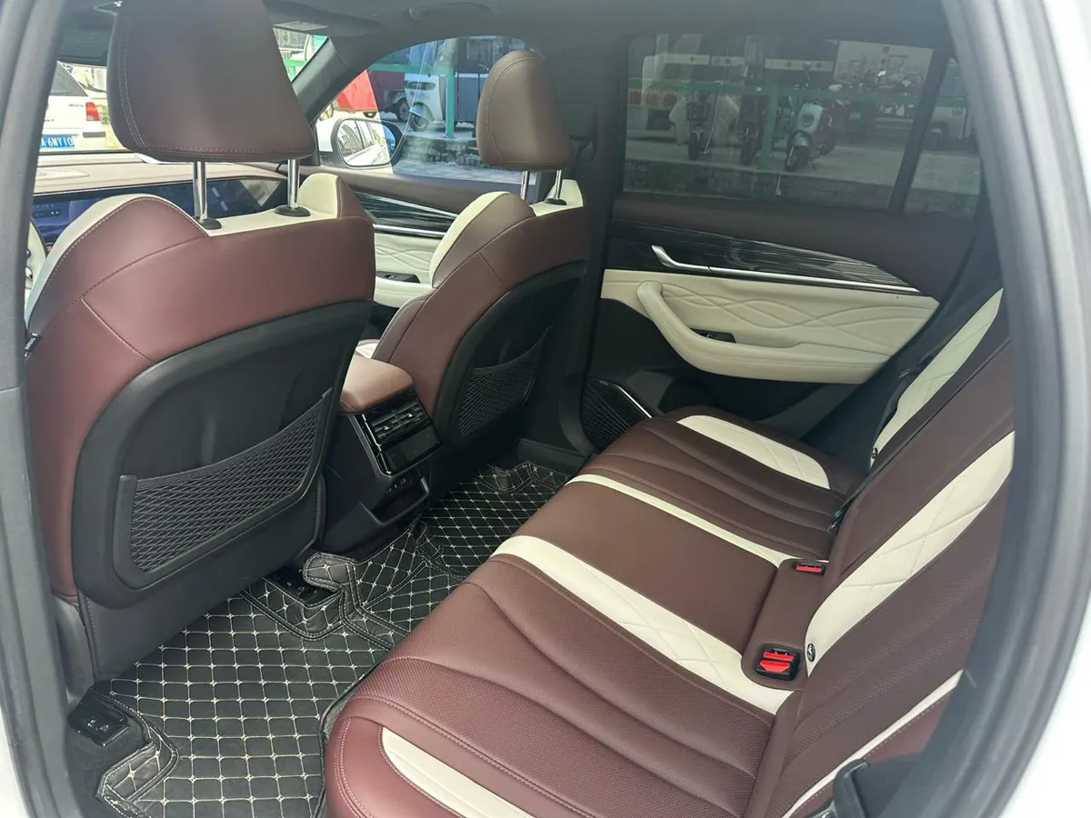 GEELY XINGYUEL 2023