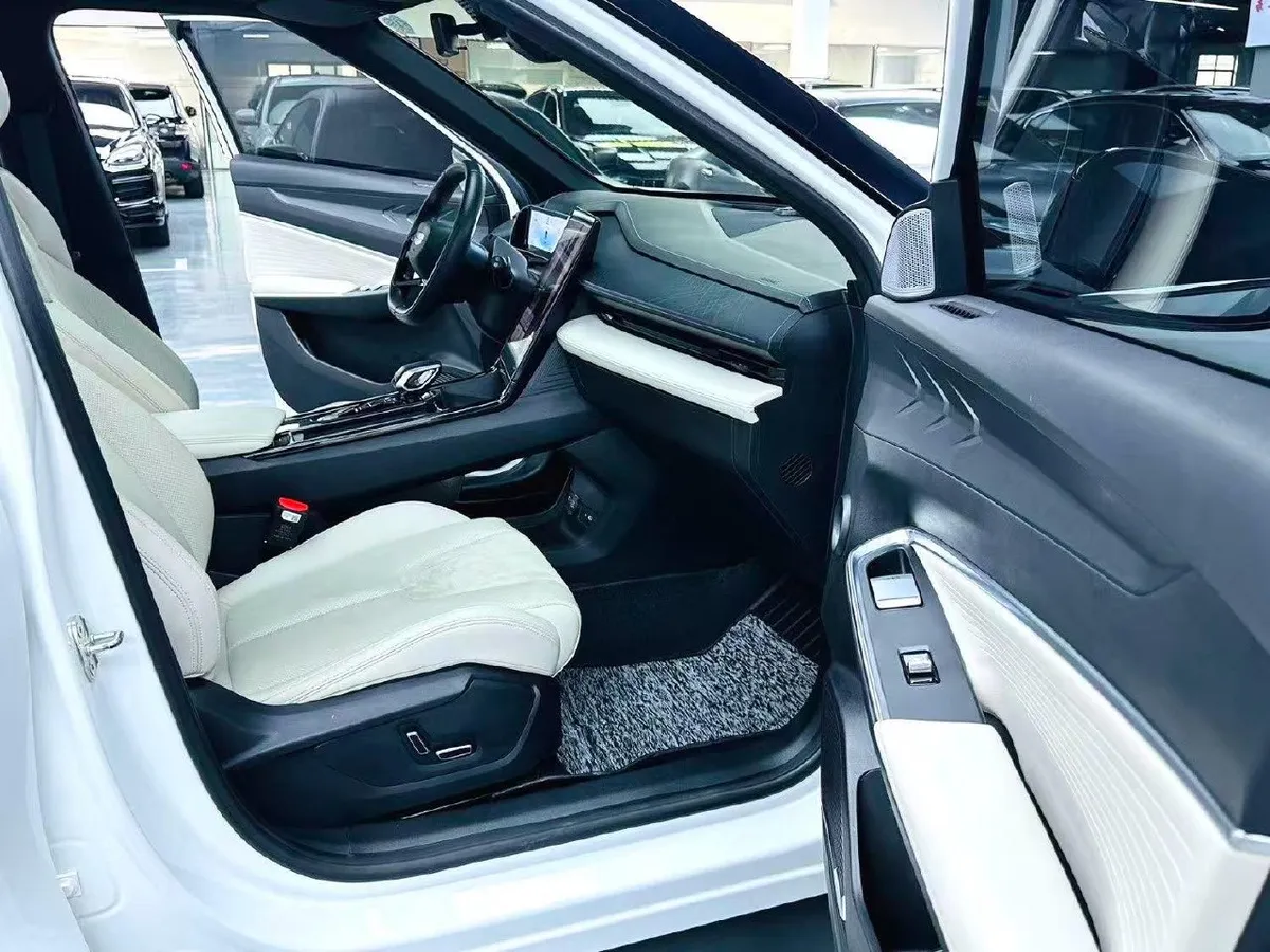 GEELY BOYUE COOL 2023