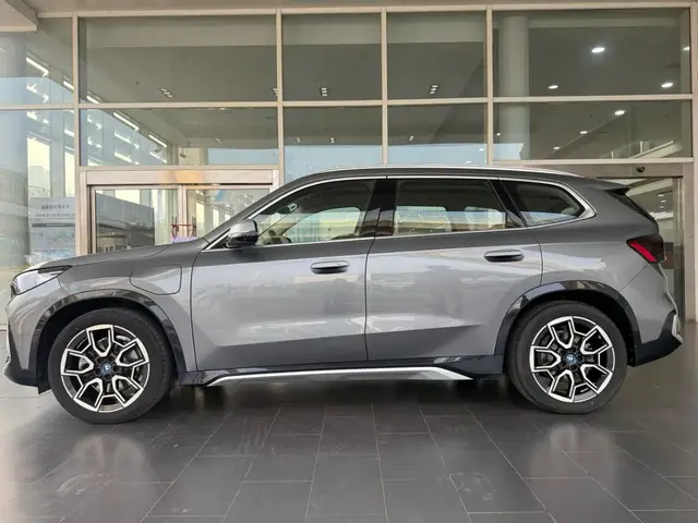 BMW IX1 EV 2023