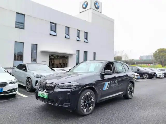 BMW IX3 2023