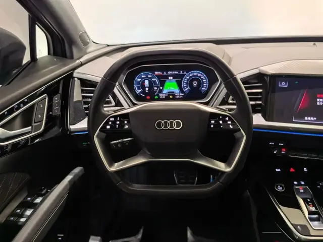 AUDI Q4 2023