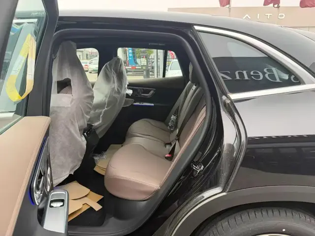 MERCEDES-BENZ EQE LUXURY 2025