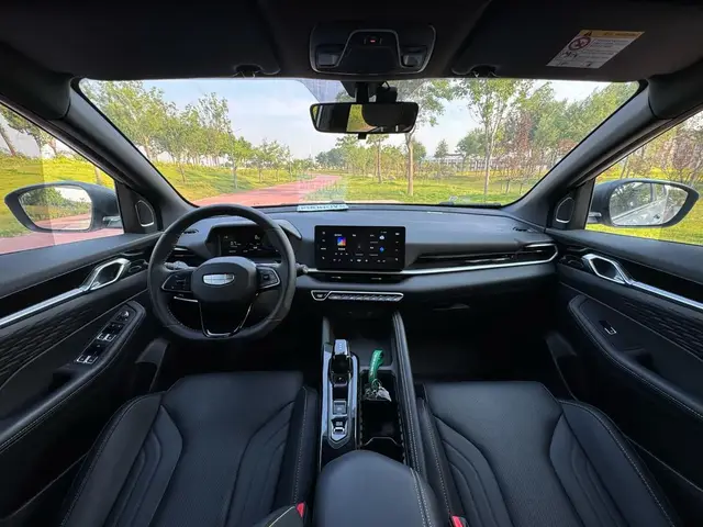 GEELY COOLRAY L 2025