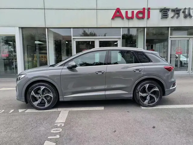 AUDI Q4 E-TRON 2024